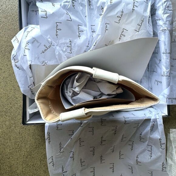 New Lulus Taryne White Pointed Toe Ankle Western Booties - Picture 6 of 8